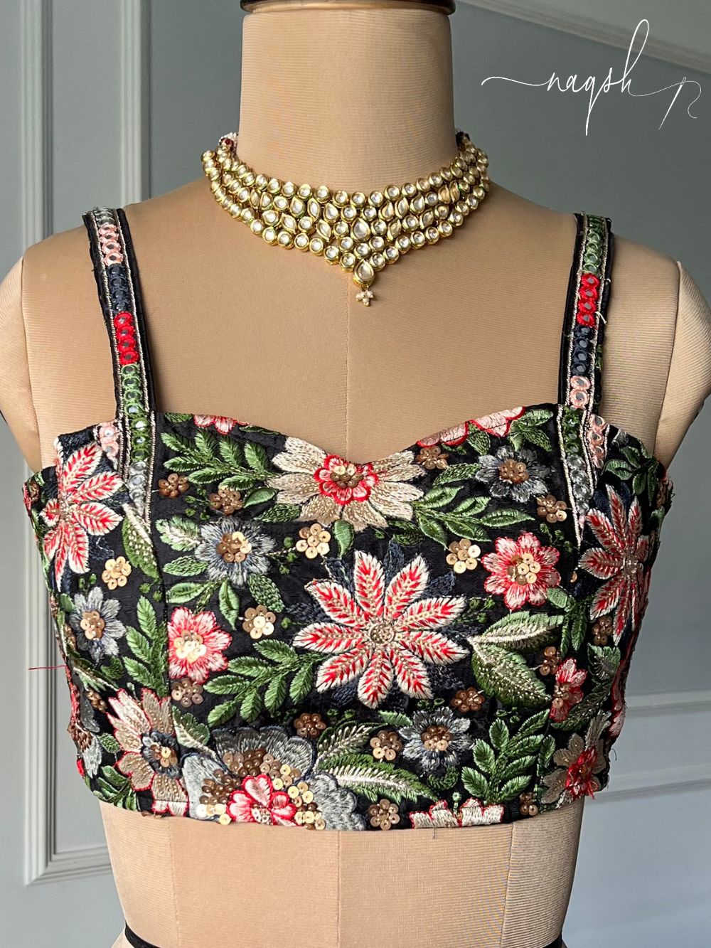 Embroidery Black Sleeveless Blouse